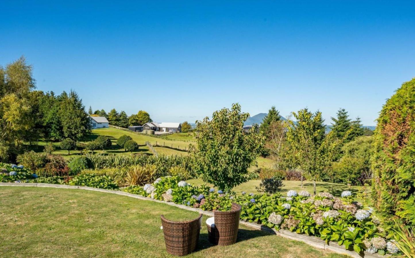 Mountviews Lodge Lago Lago Taupo Esterno foto
