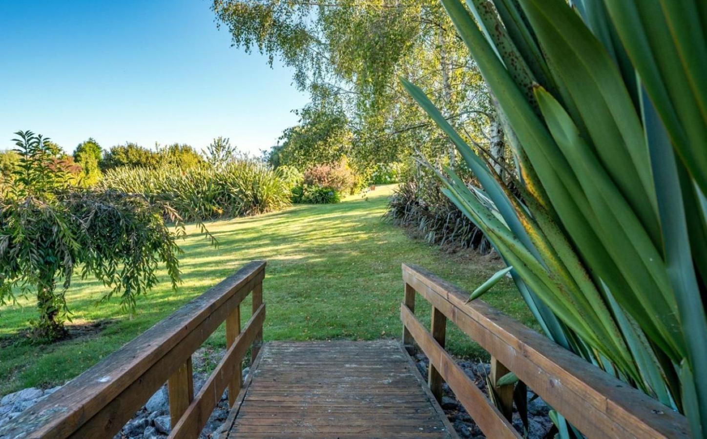 Mountviews Lodge Lago Lago Taupo Esterno foto