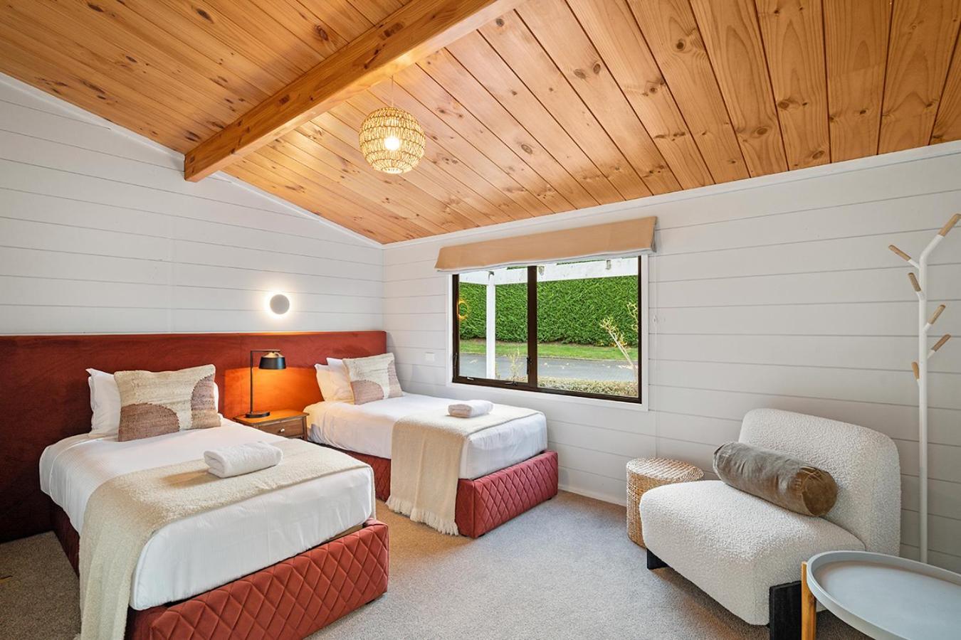Mountviews Lodge Lago Lago Taupo Esterno foto
