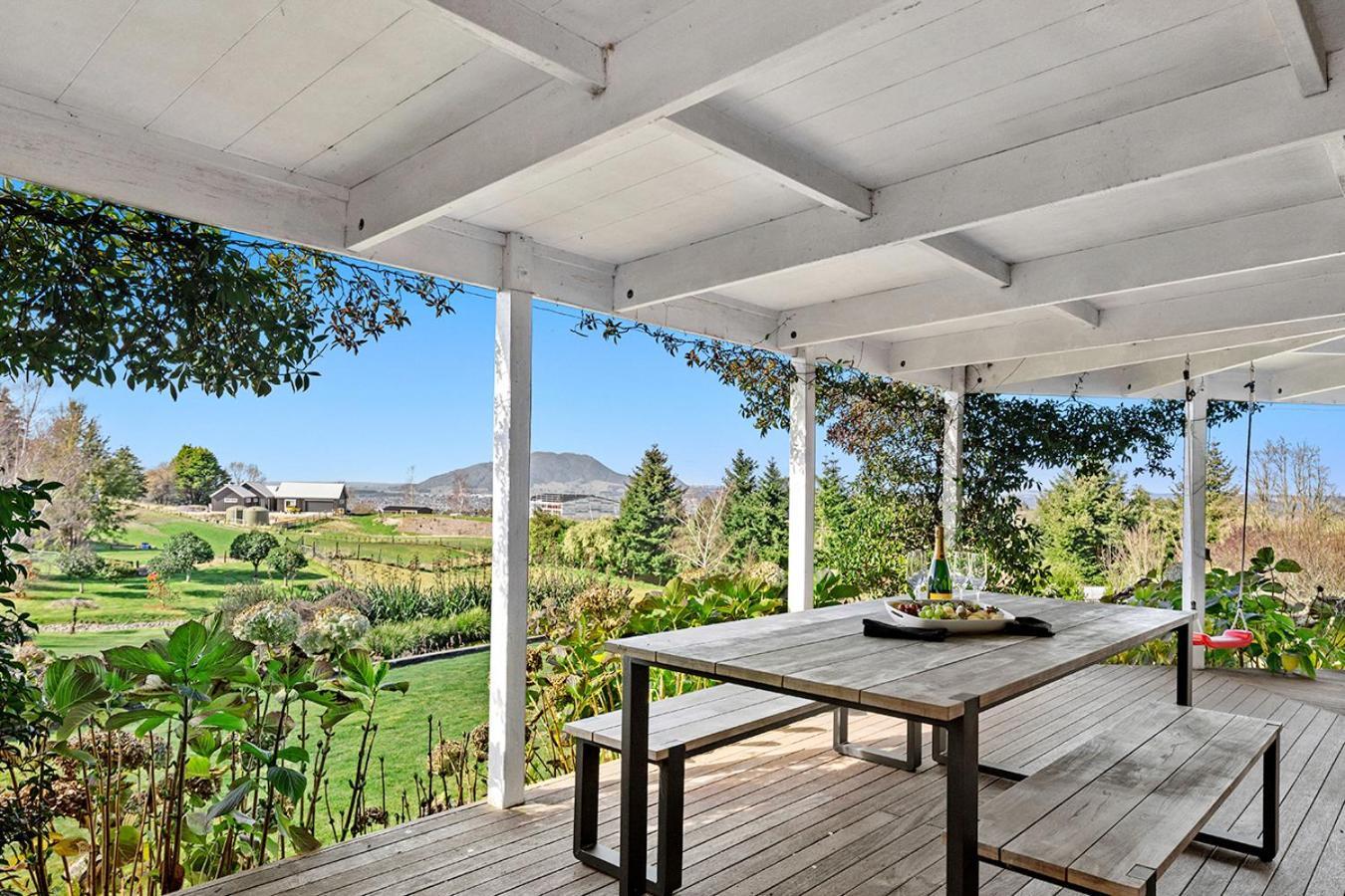 Mountviews Lodge Lago Lago Taupo Esterno foto