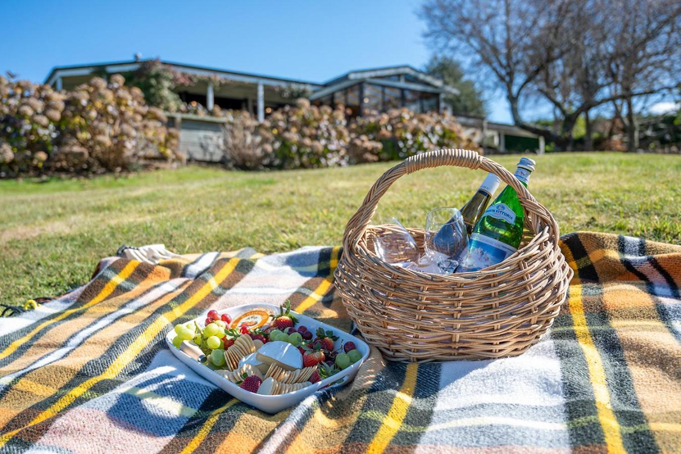 Mountviews Lodge Lago Lago Taupo Esterno foto