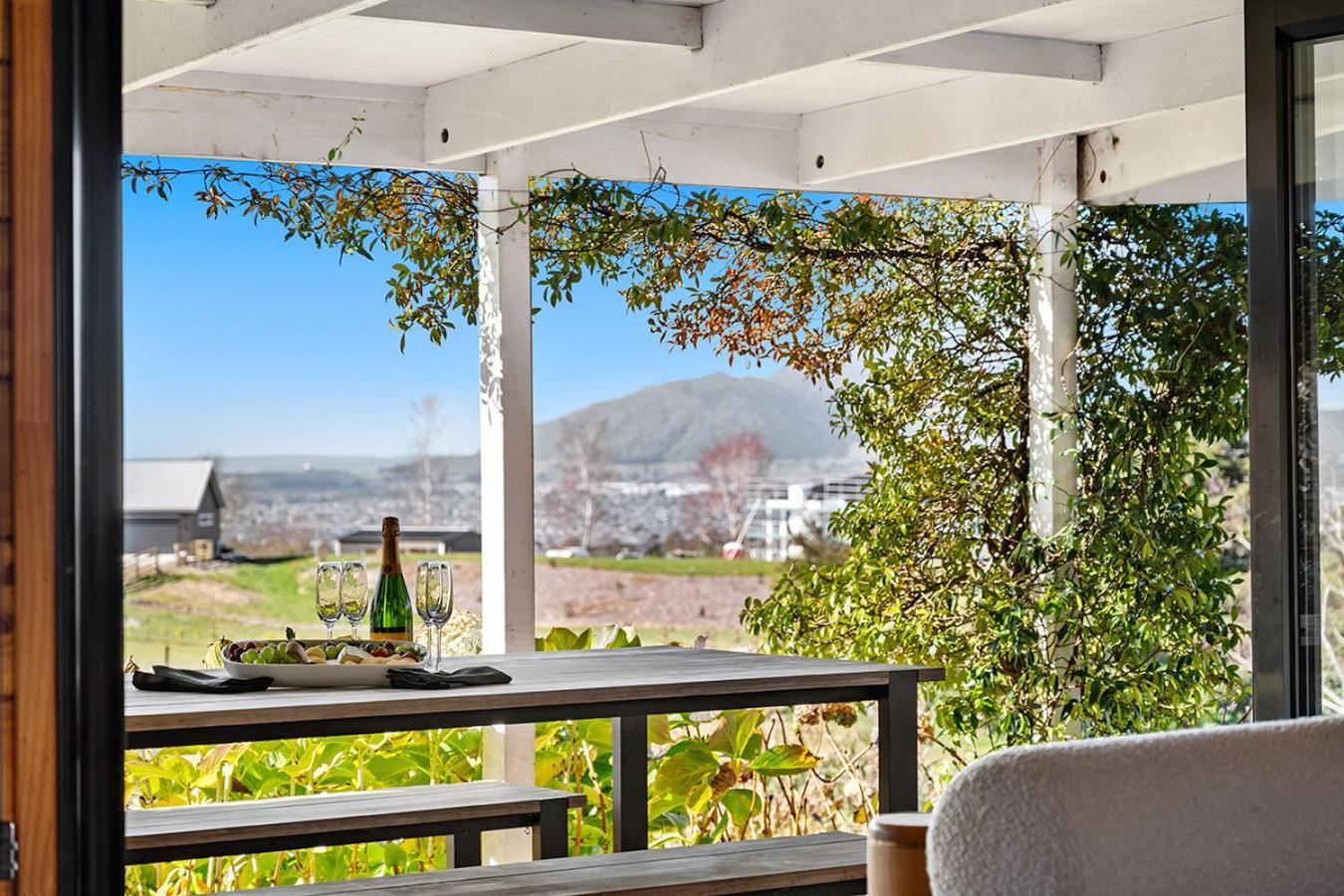 Mountviews Lodge Lago Lago Taupo Esterno foto