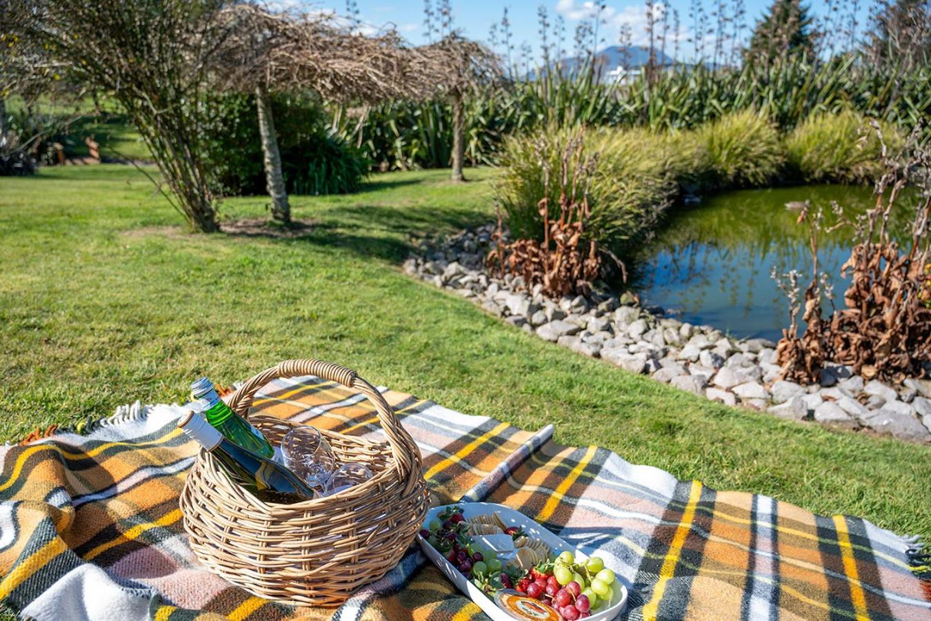 Mountviews Lodge Lago Lago Taupo Esterno foto