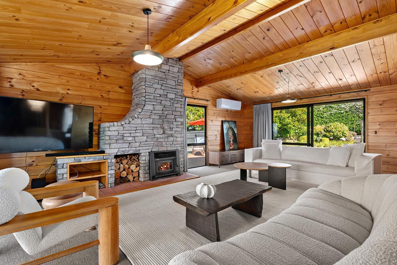 Mountviews Lodge Lago Lago Taupo Esterno foto